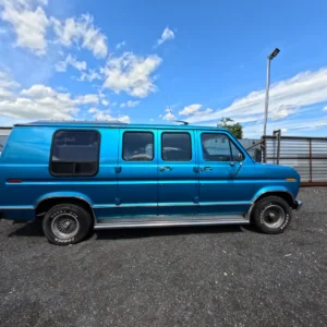 Ford Econoline 150 1985 – Old Garage