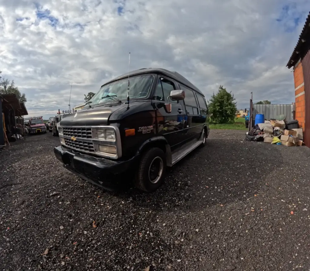 Chevrolet G20 1993 – Old Garage